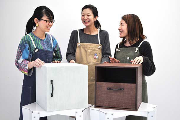 マスキングをはがして、金具を付け直したら完成です!