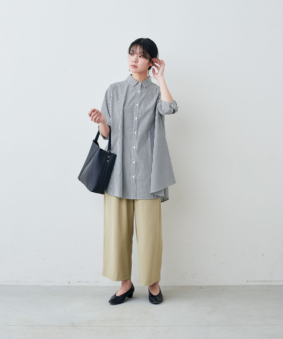 IEDIT|Her smileプロジェクト IEDIT[イディット]　汗じみヘルプパッド付きがうれしい テントラインシャツチュニック|モデル身長：163cm　着用サイズ：M