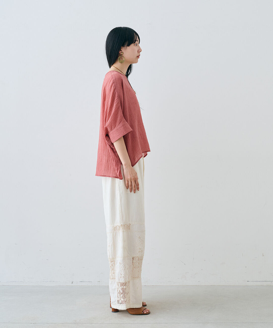 MEDE19F|シングルガーゼドルマントップスと刺繍遣いパッチワーク レースパンツ〈アイボリー〉のコーディネート