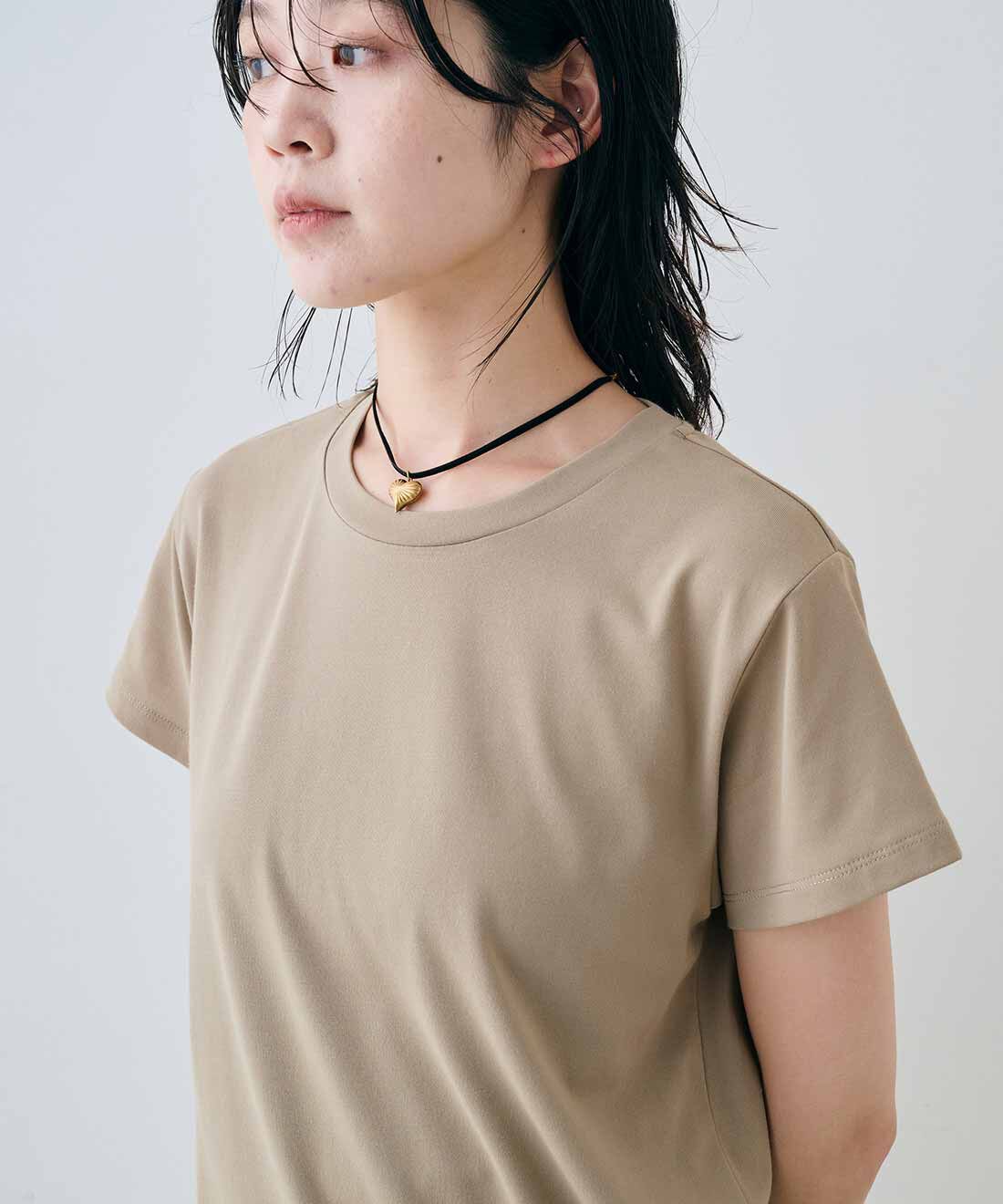 MEDE19F|MEDE19F　汗じみ軽減＆接触冷感素材の大人感こなれTシャツの会|ポリエステル混ならではのきれいめもこなせる表情。