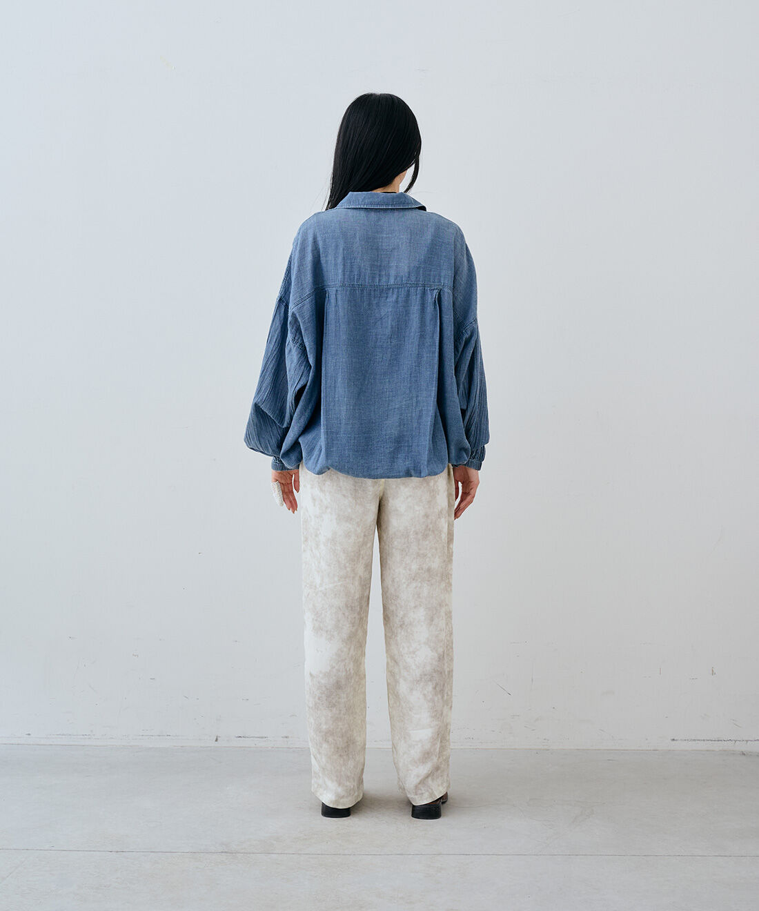 MEDE19F|ヴィンテージハートモチーフベルベットリボンチョーカーとシアーデニムでつくった シャツブルゾン〈ブルー〉のコーディネート|163cm　size：M