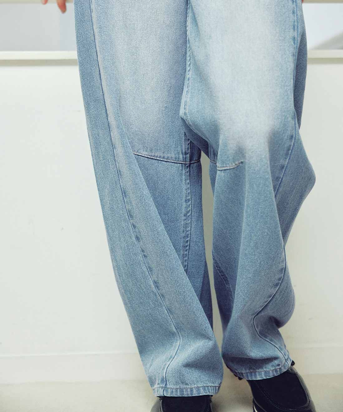 MEDE19F|MEDE19F　ウエストひもベルトが付いた レスウォーターのカーブデニムパンツ〈フェードブルー〉