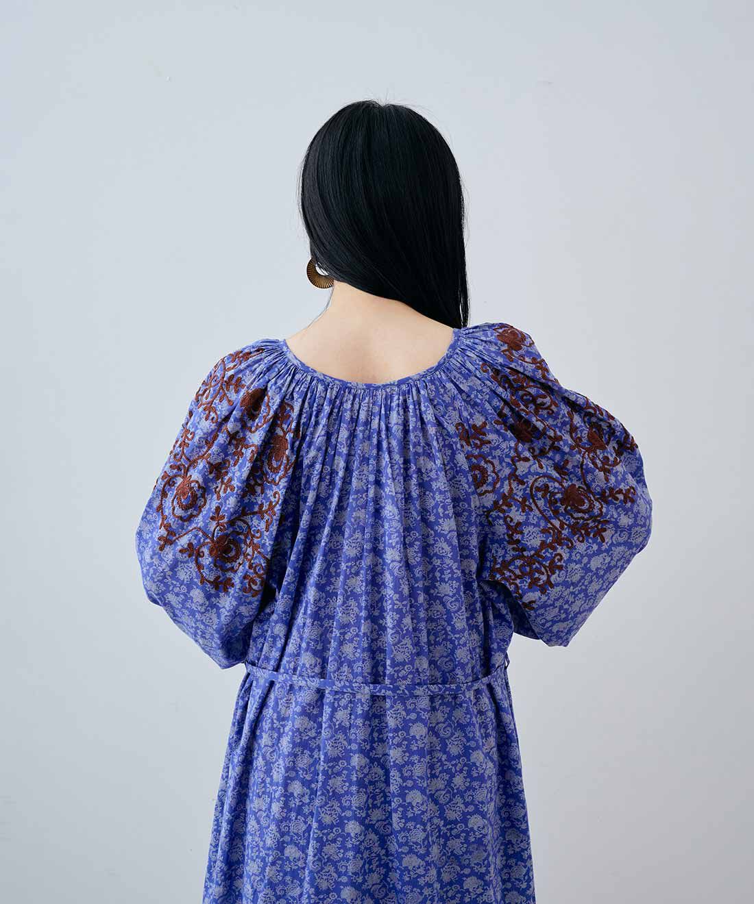 MEDE19F|MEDE19F　〈MADE IN INDIA COLLECTION〉コード刺繍プリントワンピース〈バイオレット〉