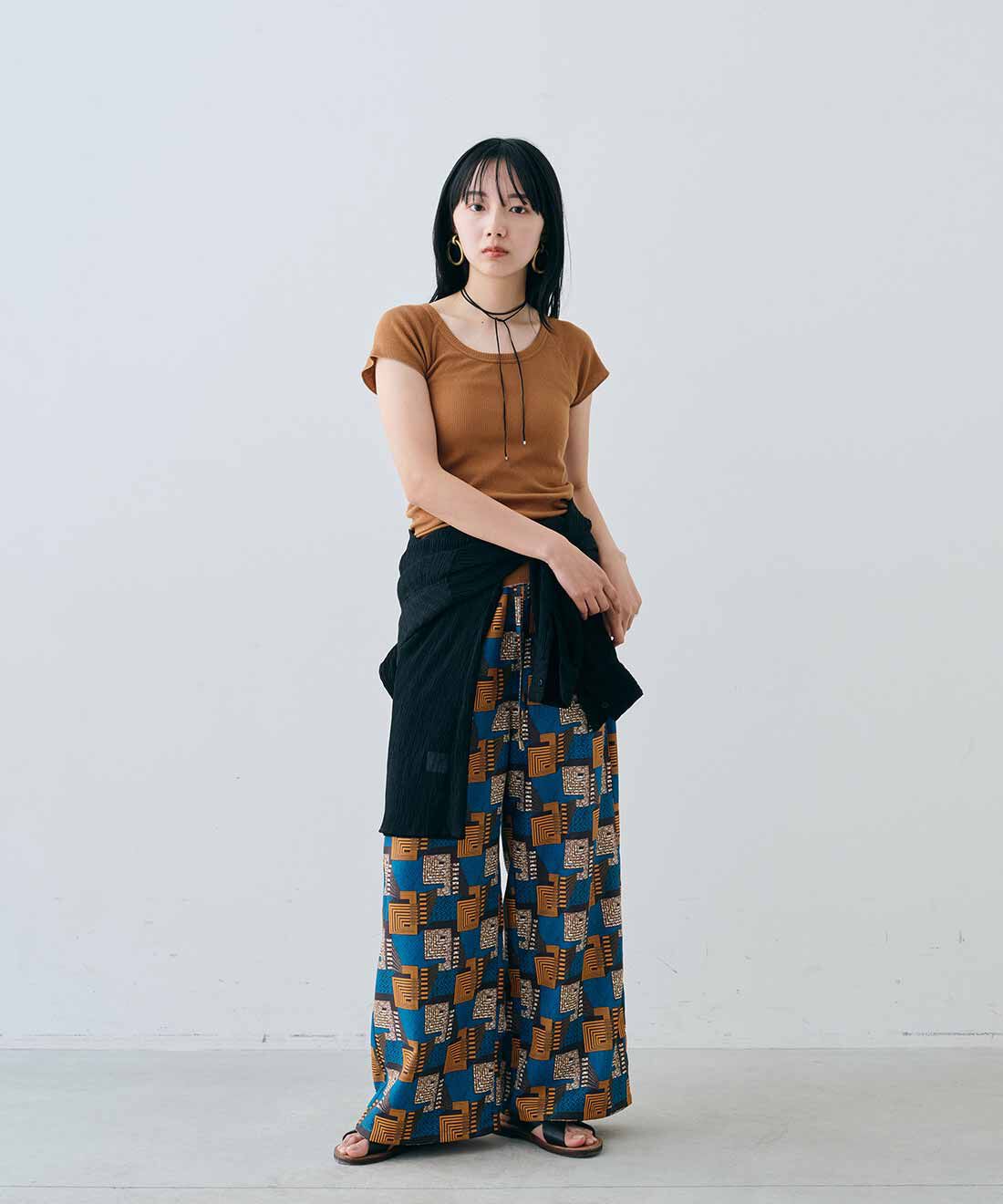 MEDE19F|MEDE19F　アフリカンプリント柄パンツ〈ブルーグリーン〉|モデル身長：163cm　着用サイズ：M