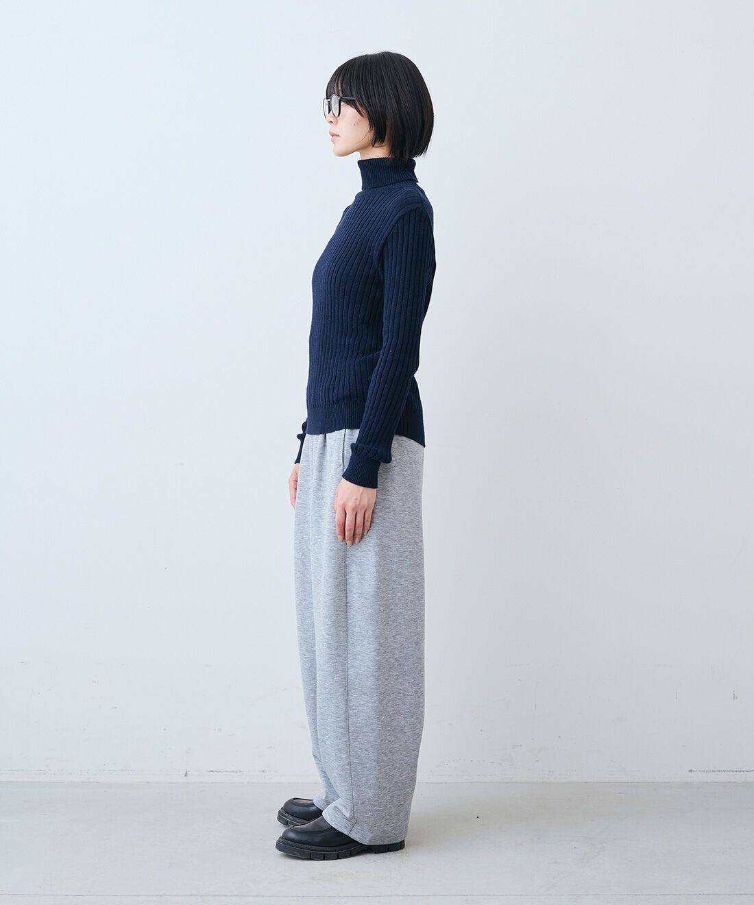 THREE FIFTY STANDARD|日本製コットン100％ リブ タートルと裏起毛のあったかカットソー カーブパンツのコーディネート
