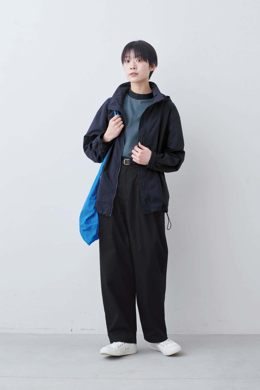 THREE FIFTY STANDARD|軽量 撥水ナイロンパーカー〈ネイビー〉とこだわりボーダーTシャツの会のコーディネート