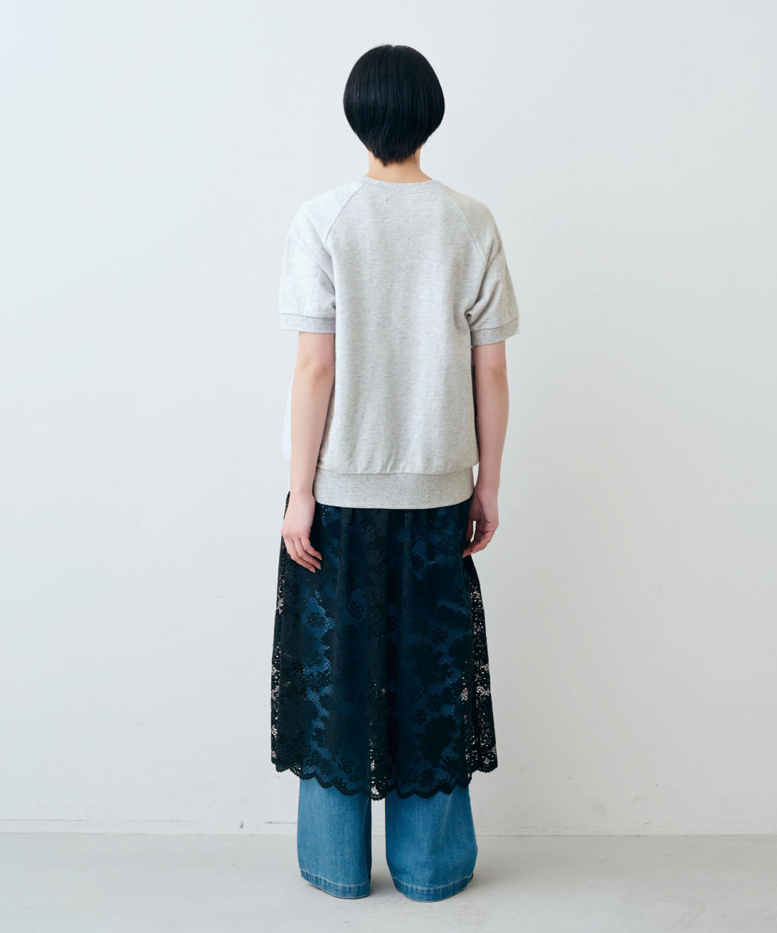 THREE FIFTY STANDARD|ライトデニムのタックワイドパンツのコーディネート