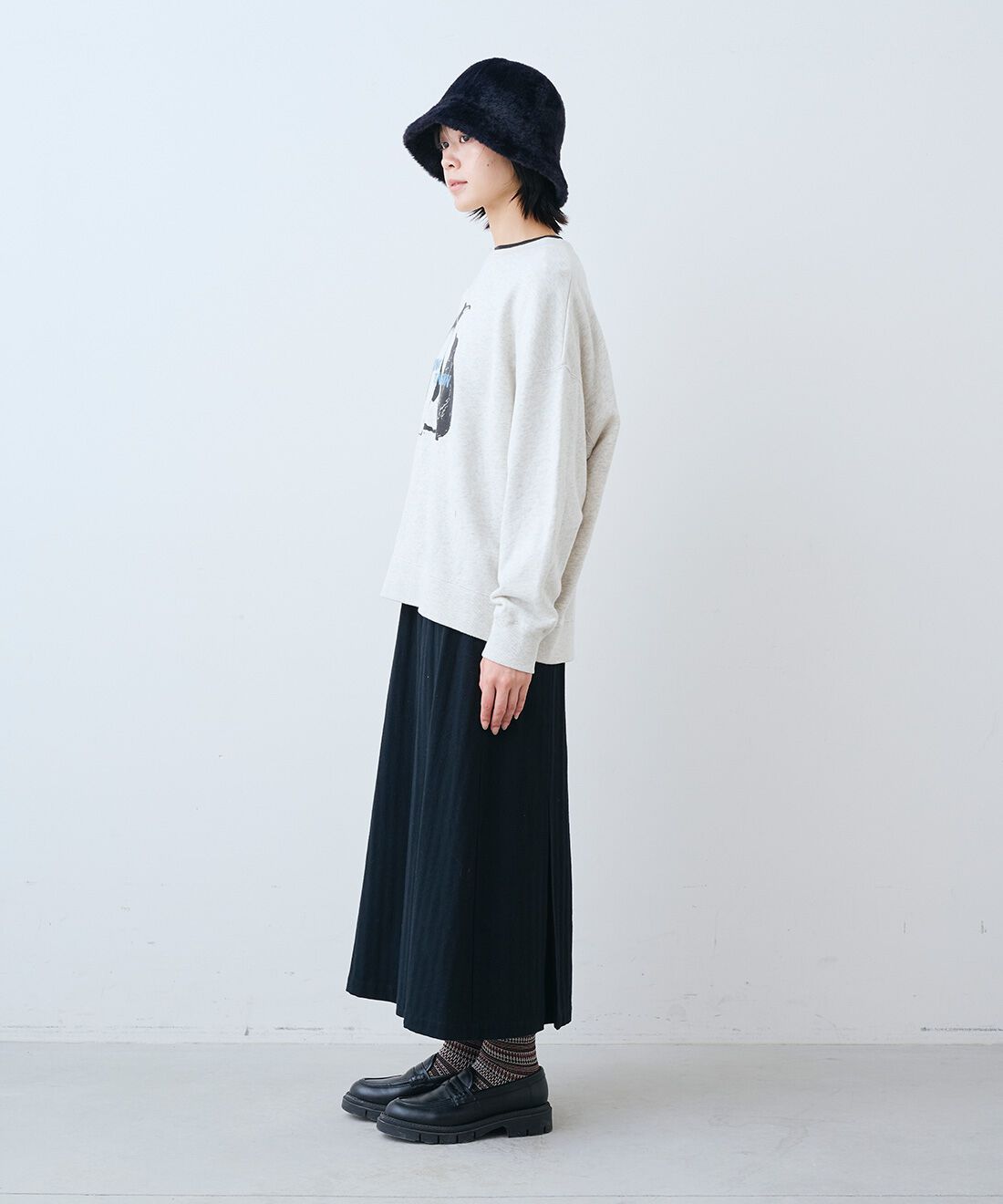 THREE FIFTY STANDARD|小谷実由さんと作ったヘリンボーン スカート〈ブラック〉のコーディネート