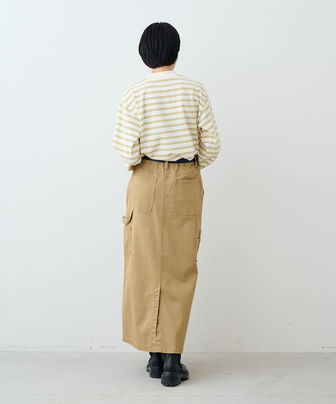 THREE FIFTY STANDARD|カツラギ ペインタースカート〈カーキベージュ〉のコーディネート|モデル身長：163cm 着用サイズ：M