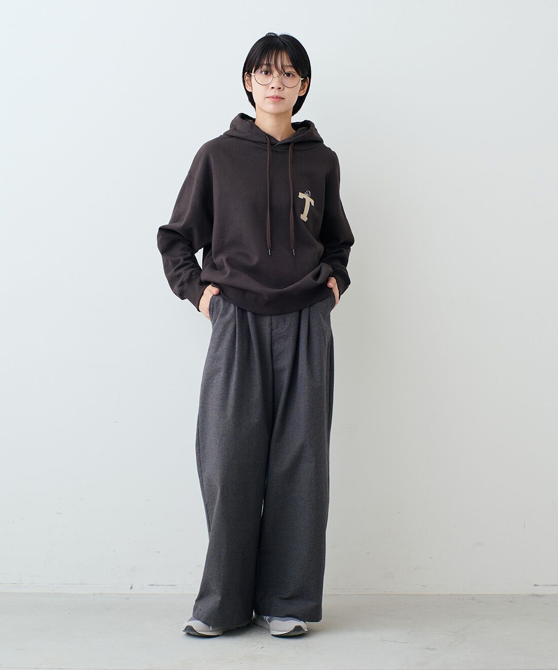 THREE FIFTY STANDARD|千鳥格子のワイドタックパンツ　のコーディネート|モデル身長：163cm 着用サイズ：M