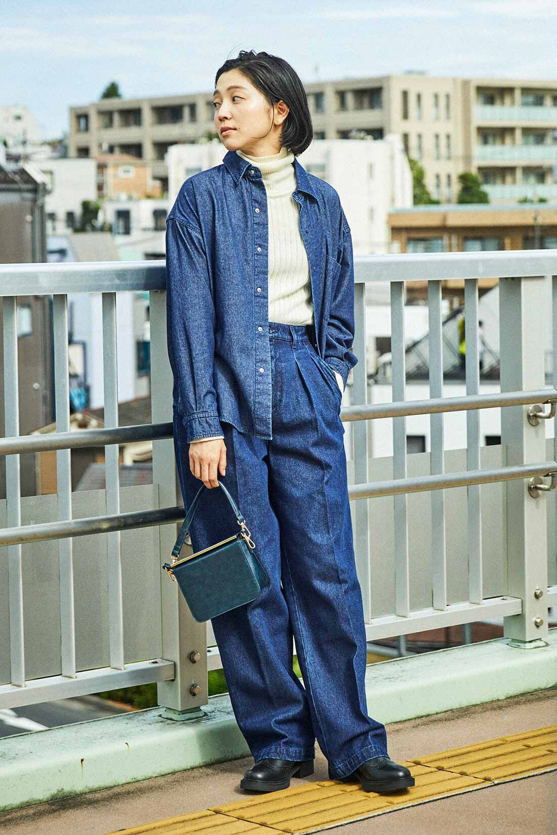 THREE FIFTY STANDARD|綿100％ ベーシックなデニムシャツとコットン100％のリブタートルのコーディネート