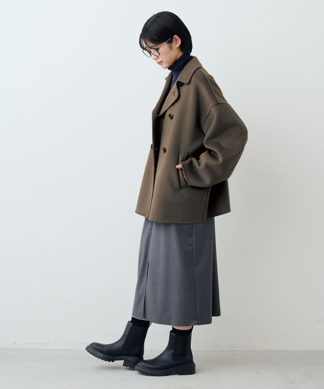 THREE FIFTY STANDARD|THREE FIFTY STANDARD ウール混素材のリバーPコート 〈モカブラウン〉|モデル身長：163cm　着用サイズ：M