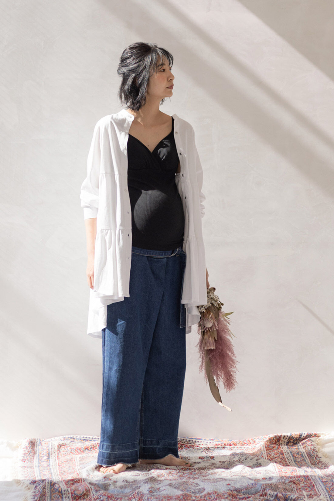 フェリシモMama|Moredde　マタニティから産後も使える　ママによりそうティアードチュニックパジャマ〈ホワイト〉|マタニティフォトの撮影に着ても素敵です。