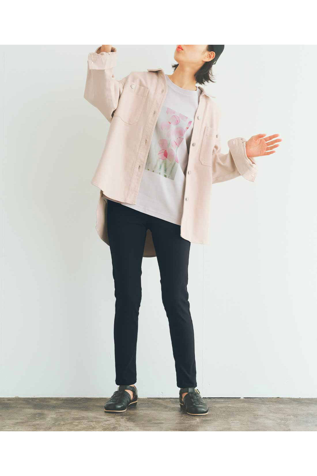 Live in  comfort|リブ イン コンフォート まるではいてないみたい！?　 すっきり美脚！ スーパー伸び軽パンツ〈ネイビー〉