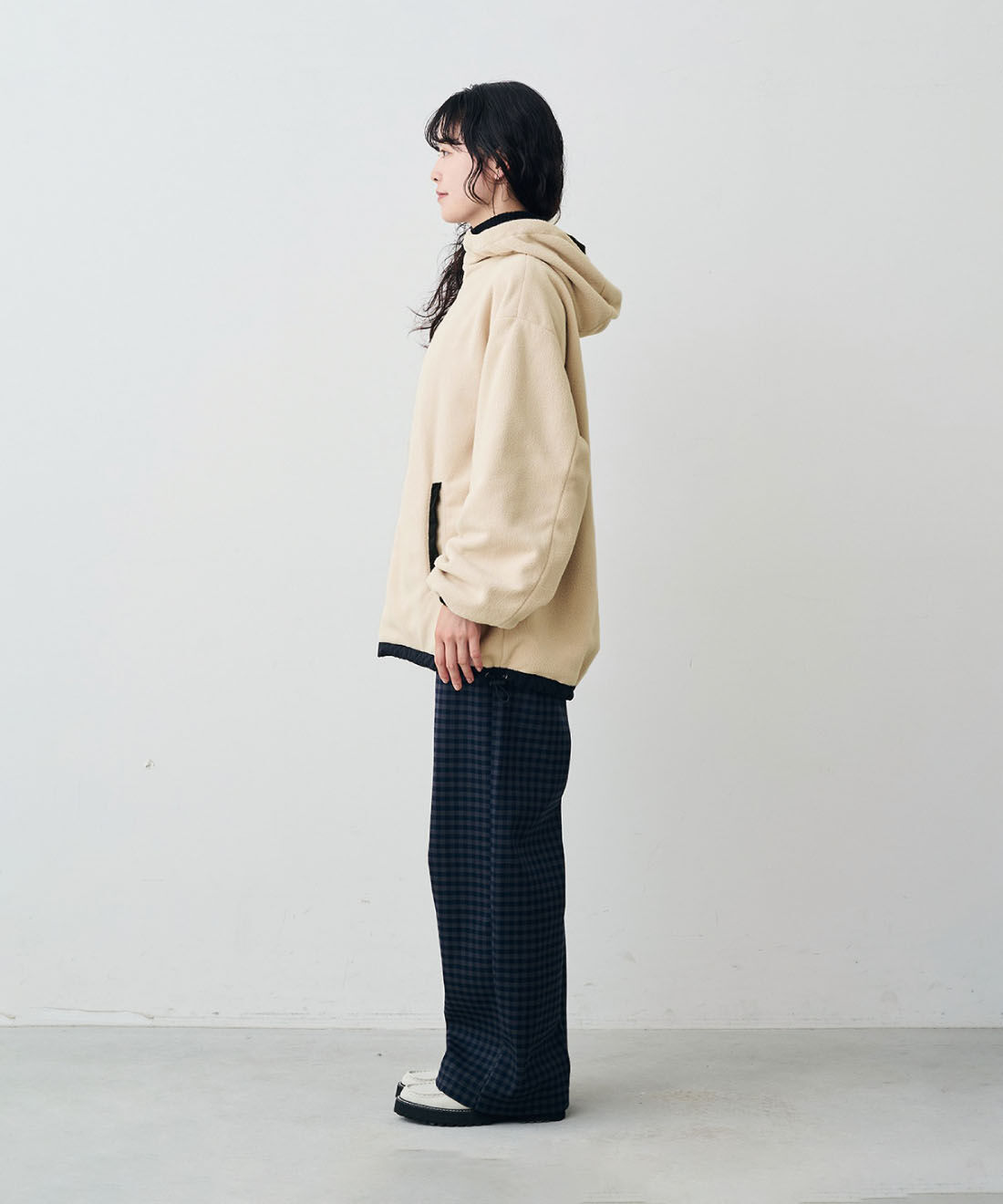 Live in  comfort|リブ イン コンフォート はまじとコラボ ふわっと着心地もあたたかな 撥水リバーシブルパーカーブルゾン〈ブラック〉