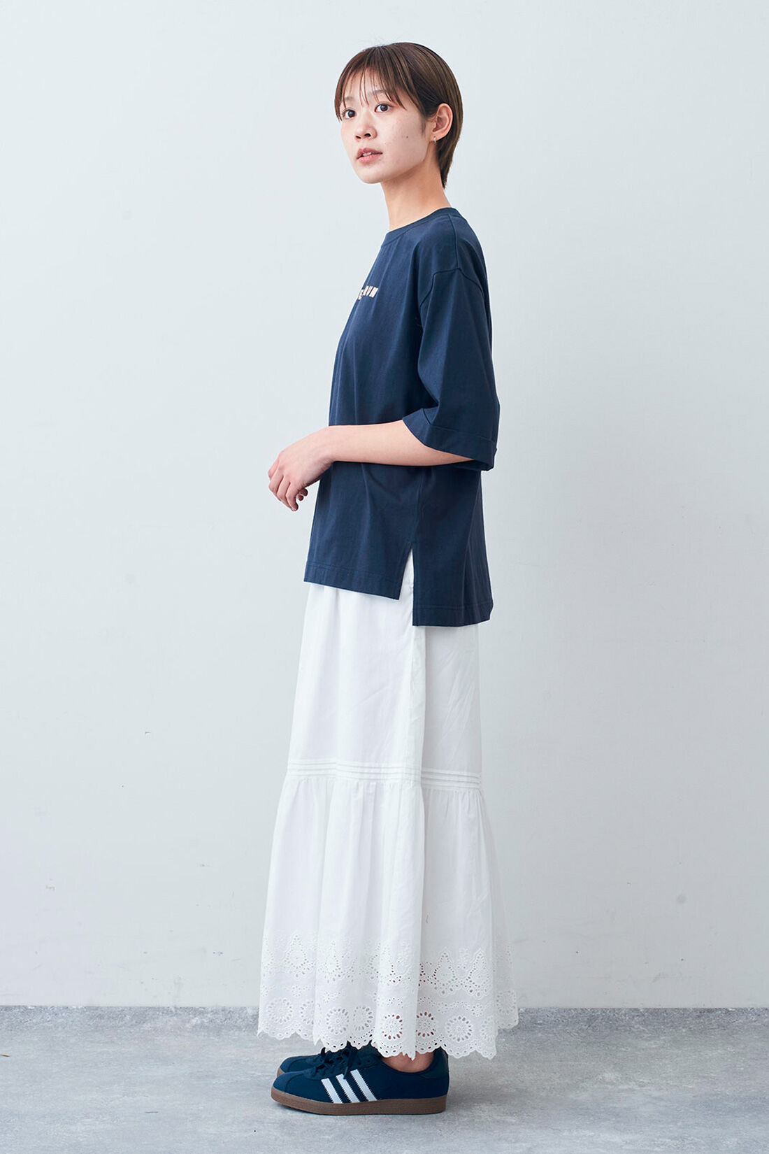 Live in  comfort|リブ イン コンフォート&times;500色の色えんぴつコラボ トルコオーガニックコットン五分袖Tシャツ|モデル身長：163cm　着用サイズ：M