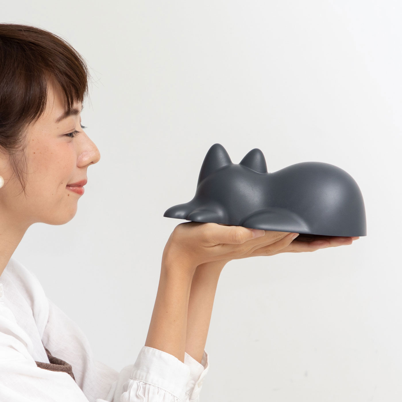 フェリシモの雑貨 Kraso|ごはんにゼリーに雪だるま！ ＋ｄ 猫シルエットが作れる「ネコカップ」|そこにいるだけでかわいい。子猫サイズがたまりません。