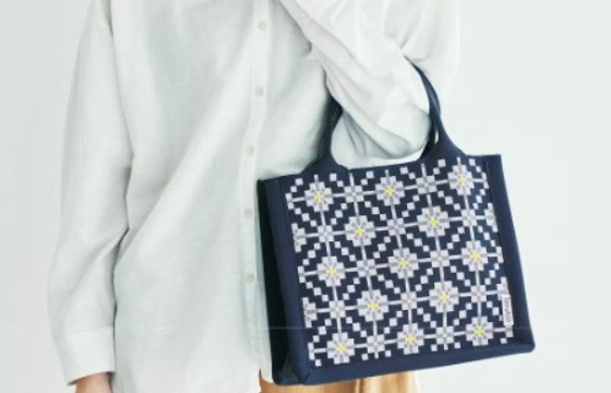 いっしょ買い：ShosaVia　東欧風の編み模様にうっとり　ウォッシャブルニットバッグ