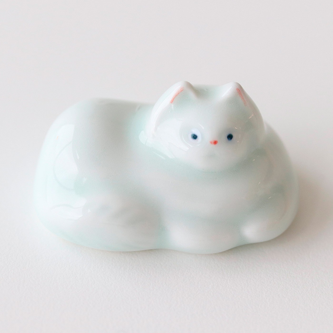 フェリシモの雑貨 Kraso|猫 箸置き じろり〈白〉