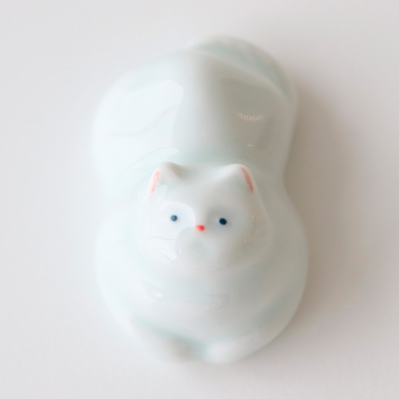 フェリシモの雑貨 Kraso|猫 箸置き むくり〈白〉